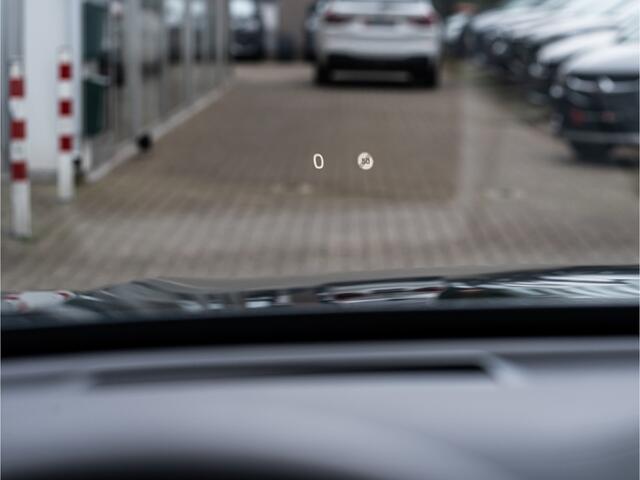 Volvo XC60 2.0 T6 Plug-in hybrid AWD Ultimate Dark PANO B&W 360 HUD MEMORY STOEL DIAMOND POOK ELEK TREKHAAK