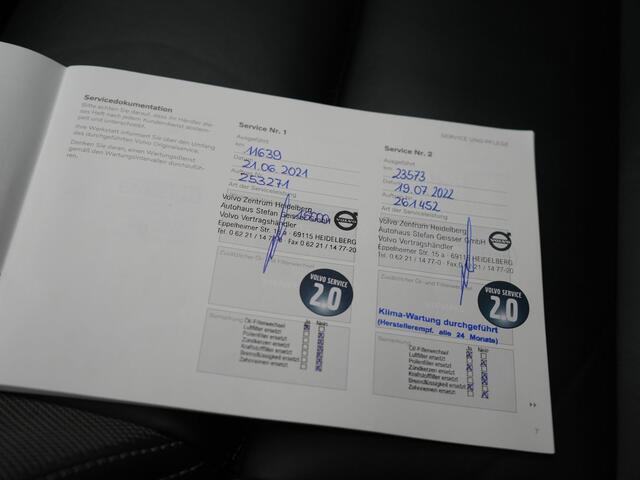 Volvo XC60 Recharge T8 AWD R-Design Plug In Hybrid 391pk Dealer O.H. PHEV | Panodak | Luchtvering | Head Up | Camera | Harman & Kardon | Sportstoelen Memory & Verwarmd | 21"L.M | Apple Carplay | Keyless | Blis | Virtual | Navigatie | DAB |