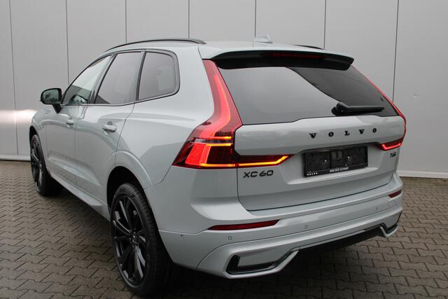 Volvo XC60 T6 Plug-in hybrid AWD Ultra Black Edition | Luchtvering | Sportstoelen | Extra getint glas