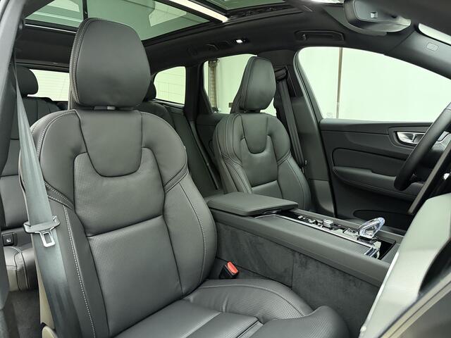 Volvo XC60 T6 350pk AWD Ultra Black Edition / Luchtvering / Bowers&Wilkins Audio / Ventilatie / Massage / 21'' / Extra Getint Glas /