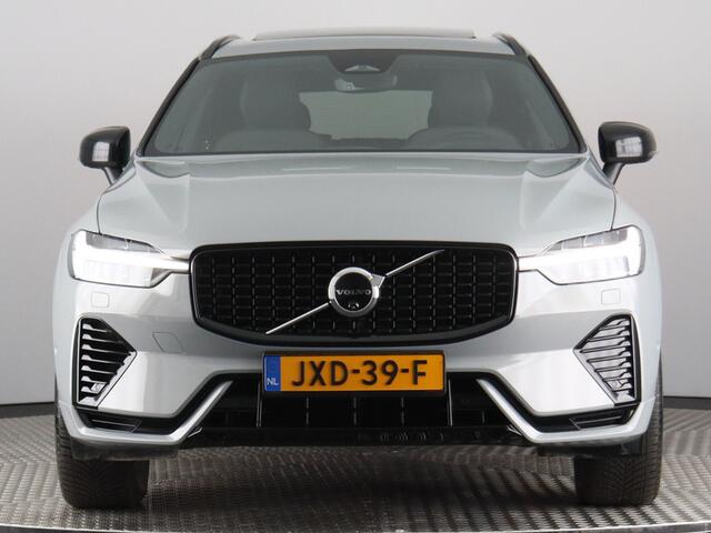 Volvo XC60 2.0 T6 Plug-in hybrid AWD Plus Dark (Pano / 360 Cam / H&K / Winterpakket)