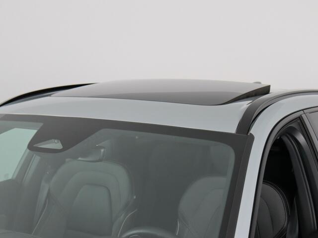 Volvo XC60 2.0 T6 Plug-in hybrid AWD Plus Dark (Pano / 360 Cam / H&K / Winterpakket)