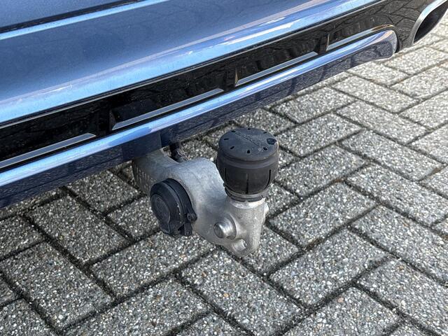 Volvo XC60 2.0 T6 Plug-in hybrid AWD R-Design | Wegklapbare Trekhaak | Elektrisch schuif-/kanteldak | ACC | Leder | Stoel- Verwarming & Ventilatie | Memory Seats | 360 Camera