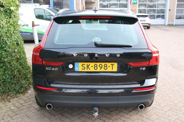 Volvo XC60 2.0 T5 Momentum Pro