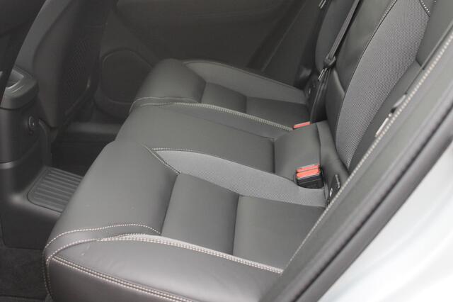 Volvo XC60 T8 455PK Automaat AWD Ultra Black Edition 360 graden camera / Head-up display / Panoramisch schuif-kanteldak / 21" lichtmetalen velgen / Extra getinte ramen vanaf de B-stijl