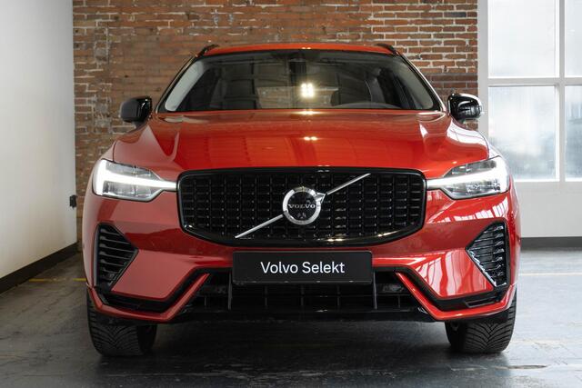 Volvo XC60 T6 Plug-in hybrid AWD Plus Dark | Trekhaak | Verwarmbare voorstoelen+stuurwiel+achterbank | Premium audio by Harman Kardon | Rondom zichtcamera