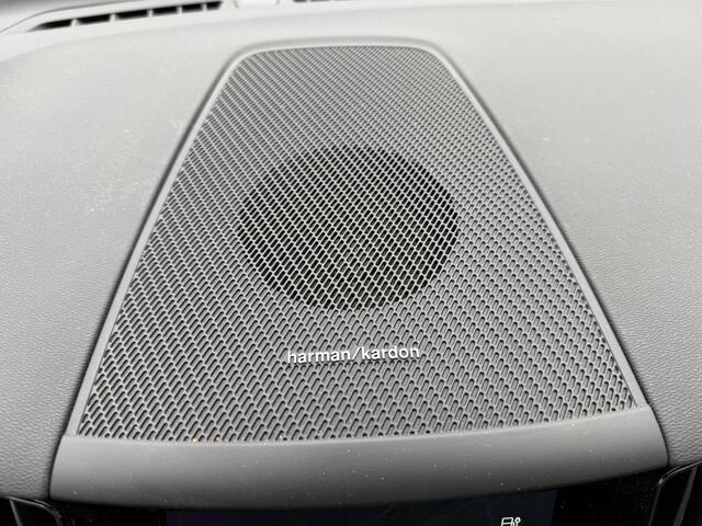 Volvo XC60 2.0 T6 Plug-in hybrid AWD Dark | Pano | Trekhaak | 360 Camera | Harman & Kardon | Leder |