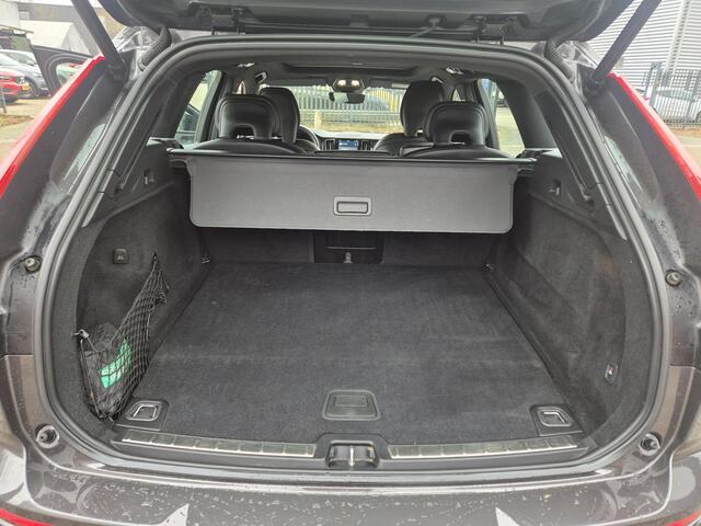 Volvo XC60 2.0 T6 Plug-in hybrid AWD R-Design Trekhaak/Panodak/HarmanKardon etc.