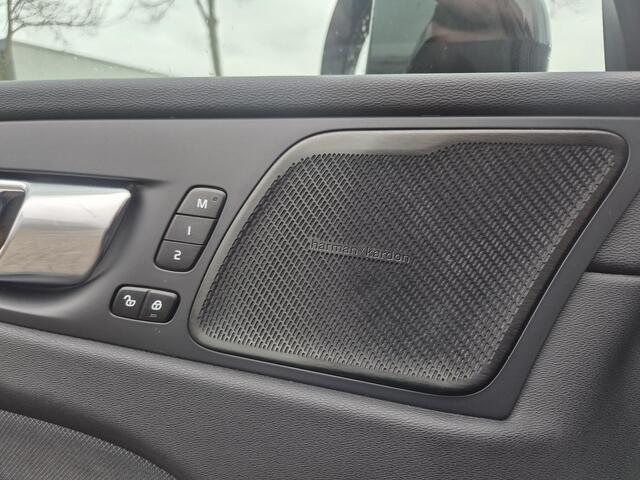 Volvo XC60 2.0 T6 Plug-in hybrid AWD R-Design Trekhaak/Panodak/HarmanKardon etc.