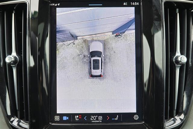 Volvo XC60 T8 Recharge AWD Ultra Dark - Panorama/schuifdak - IntelliSafe Assist & Surround - 360º Camera - Bowers & Wilkins audio - Adaptieve LED koplampen - Verwarmde voorstoelen, stuur & achterbank - Parkeersensoren voor & achter - Elektr. bedienb. voorstoelen met