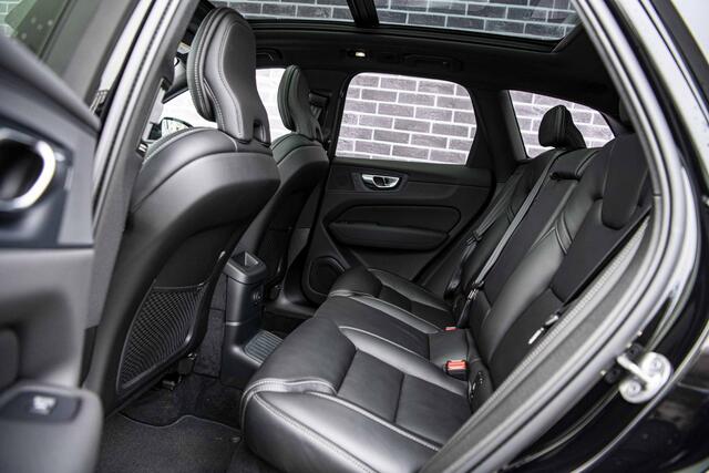 Volvo XC60 2.0 T6 Plug-in hybrid AWD Plus Black Edition PHEV | Facelift | Adaptieve Cruise Control | Luchtvering | Harman Kardon Audio | Stoelverwarming Voor + Achter | 360 Camera | Keyless |