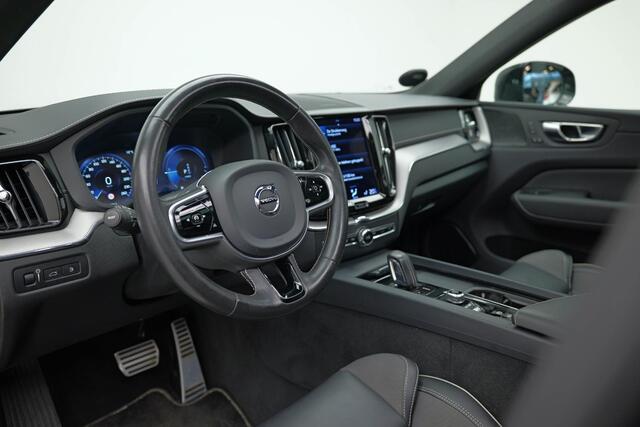 Volvo XC60 2.0 Recharge T8 AWD R-Design |Bomvoll|Pano|360 Camera|Luchtvering|Trekhaak|H&K|HUD|