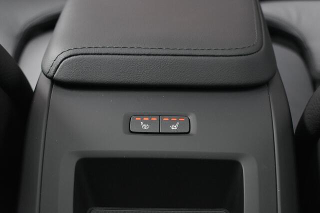 Volvo XC60 T6 350PK Plug-in hybrid AWD Plus Dark | Trekhaak | Lighting |