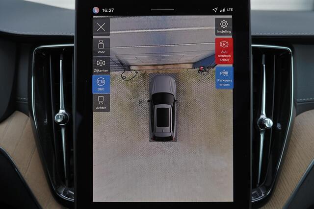 Volvo XC60 T6 Recharge AWD Ultra Dark - Panorama/schuifdak - IntelliSafe Assist & Surround - 360º Camera - Harman/Kardon audio - Adaptieve LED koplampen - Verwarmde voorstoelen, stuur & achterbank - Parkeersensoren voor & achter - Elektr. bedienb. voorstoelen met ge