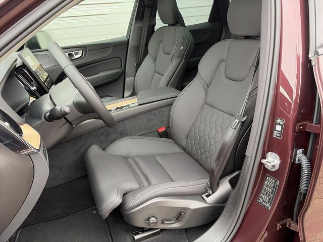 Volvo XC60 T6 350PK Plug-in hybrid AWD Ultra Dark / Black Sheep pakket / Luchtvering / Nordico bekleding /