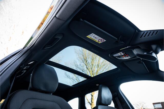 Volvo XC60 2.0 T6 Plug-in hybrid AWD Plus Black Edition**TREKHAAK**