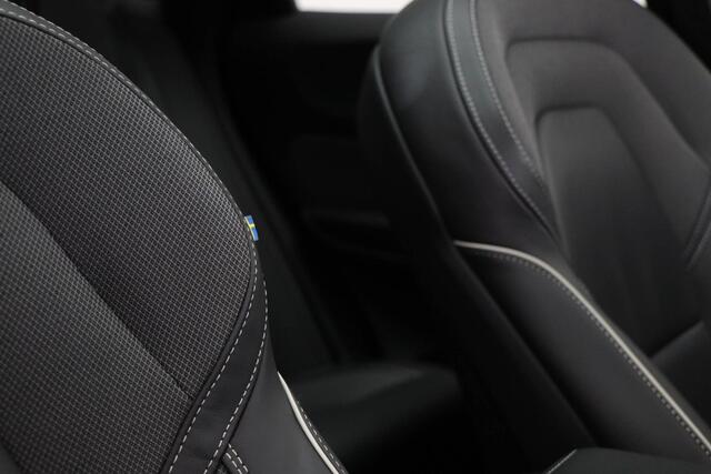 Volvo XC60 2.0 T6 Plug-in hybrid AWD Plus Dark | LIGHTNING PACK | FULL LED | PANORAMADAK | DAB | APPLE | CAMERA