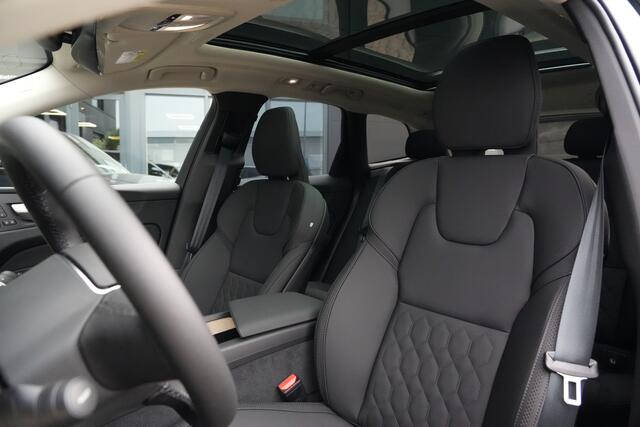 Volvo XC60 2.0 T8 Plug-in hybrid AWD Ultra Dark 455pk Panoramadak/Luchtvering/Trekhaak