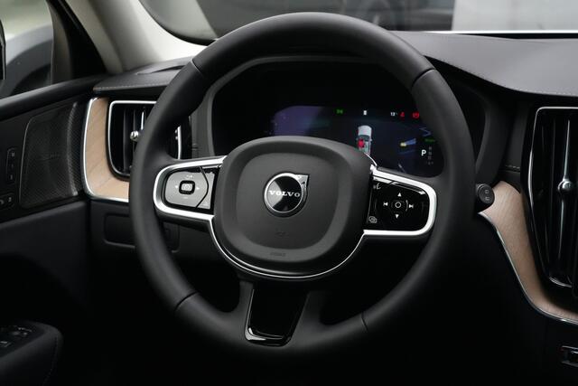 Volvo XC60 2.0 T8 Plug-in hybrid AWD Ultra Dark 455pk Panoramadak/Luchtvering/Trekhaak