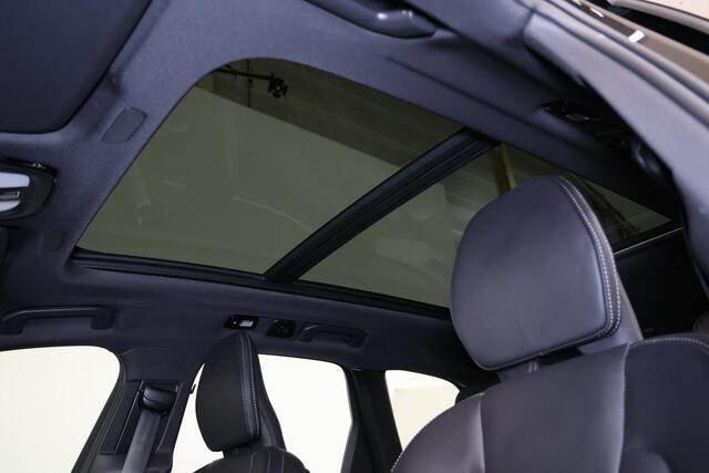 Volvo XC60 T6 Recharge AWD Ultra Black Edition - Luchtvering - Panorama/schuifdak - IntelliSafe Assist & Surround - 360º Camera - Bowers & Wilkins audio - Adaptieve LED koplampen - Verwarmde voorstoelen, stuur & achterbank - Parkeersensoren voor & achter - Elektr. b