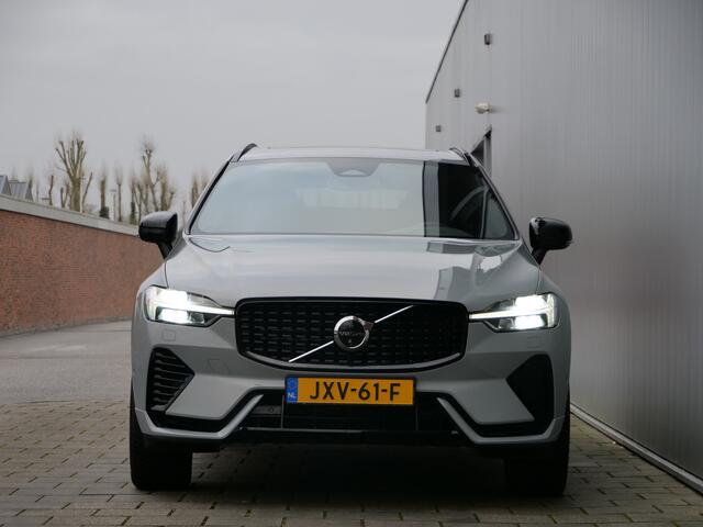 Volvo XC60 2.0 T6 Plug-in hybrid AWD Plus Dark 350 Pk Automaat Navi / Leer / Pano-dak / DAB / Apple Carplay / Harman Kardon .