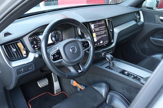 Volvo XC60 2.0 D4 AWD R-Design | Origineel NL | Scandinavian Line | IntelliSafe Assist | Versatility Line | Trekhaak |