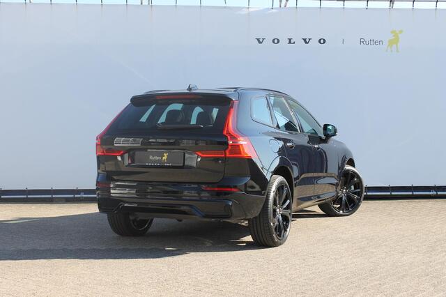 Volvo XC60 T8 455PK Automaat AWD Plus Black Edition Panoramisch schuif-kanteldak / Google infotainment / Adaptieve cruise control / 21" lichtmetalen velgen / Parkeersensoren voor en achter met camera