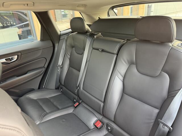 Volvo XC60 2.0 T6 Recharge AWD Plus Bright | Pano | Trekhaak | ACC |Stoelko