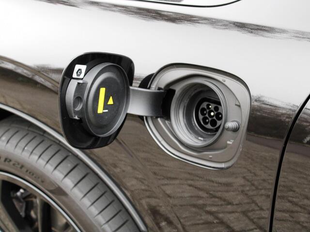 Volvo XC60 2.0 T8 Plug-in hybrid AWD Plus Black Edition Automaat / Panoramadak / 20" velgen / Privacy Glass / MY26