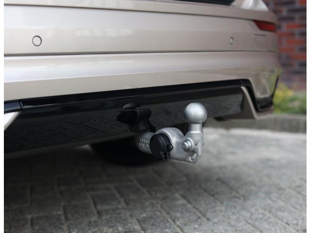 Volvo XC60 T8 AWD Ultra Dark | Direct rijden! - Trekhaak - Pano