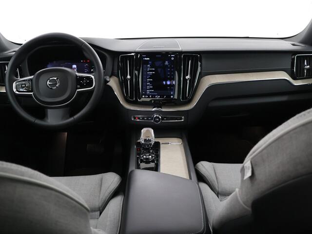 Volvo XC60 2.0 T8 Plug-in hybrid AWD Plus Bright | Panoramadak | Comfortstoelen | HUD | Harman/Kardon Audio | Ele. verstelbare stoelen + geheugen | 360 Camera | Apple CarPlay/Android Auto | Ele. wegklapbare trekhaak |