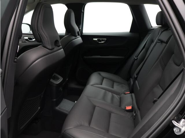 Volvo XC60 2.0 T6 Plug-in hybrid AWD Ultra Dark / Trekhaak / Head up displ. / Harman Kardon / 360 Camera / Elektrische Stoelen / Panoramadak /