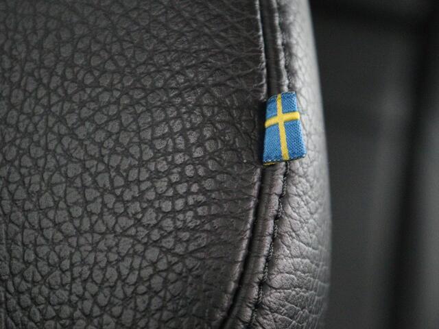 Volvo XC60 2.0 T8 Twin Engine AWD Inscription | Panoramadak | Leder | 360 Camera | Adaptive cruise | Stoelverwarming | Memory | Trekhaak | Carplay | Navigatie | Stuurverwarming | PHEV | Plug In