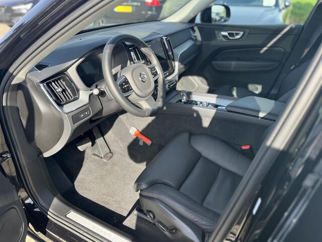 Volvo XC60 T6 Plug-in hybrid AWD Plus Dark | Panoramadak | Trekhaak | Stoelverwarming | Memoryseats |