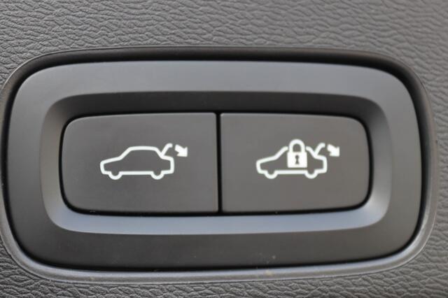 Volvo XC60 B4 MHEV Momentum Pro 197PK | Leder | Winterpakket | Dealeronderh