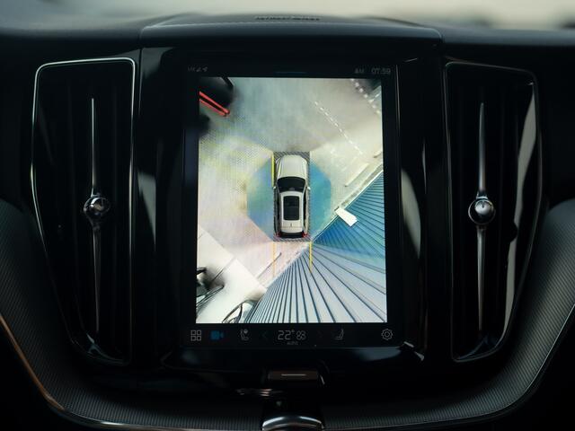 Volvo XC60 2.0 T6 Plug-in hybrid AWD Plus Dark | 360 Camera | Harman/Kardon | Trekhaak | Panodak | Dodehoek sensoren | Prijs Rijklaar!!