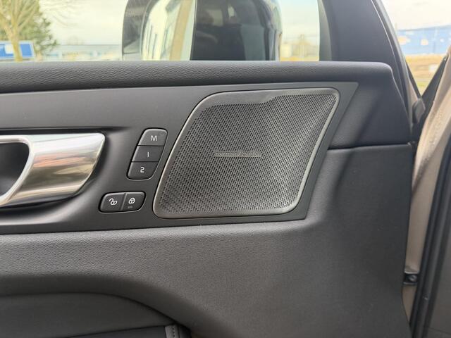 Volvo XC60 2.0 T8 Plug-in hybrid AWD Plus Dark