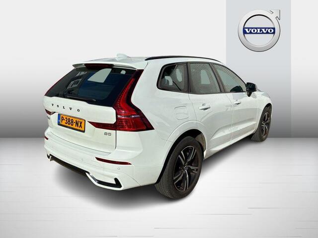 Volvo XC60 2.0 B5 R-Design | Harman Kardon Audio | Panoramadak | Head-up Display | Trekhaak | Achteruitrijcamera | Standkachel | BLIS | Navigatie | Apple Carplay | Android Auto | Sportstoelen | Elektrisch Verstelbare Voorstoelen | Stoelverwarming