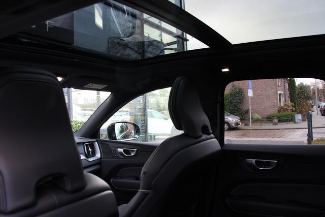 Volvo XC60 2.0 Recharge T8 AWD Plus Black Edition 360/HarmanKardon/Leder/Panoramadak/21inch