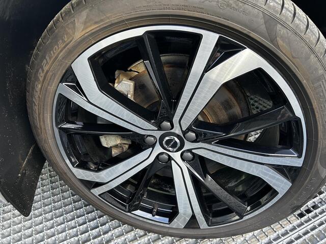 Volvo XC60 2.0 T6 Plug-in hybrid AWD Plus Dark Automaat, Panorama dak, Premium sound-Harman-Kardon, Electr. stoelen voor, 21 inch velgen, Luchtvering, Parkeer camera 360Gr.