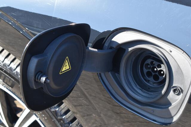 Volvo XC60 T8 AWD 390PK Plug-in Hybrid Inscription | Trekhaak | Panodak | Stoel-Stuur verwarming | ACC | All season |