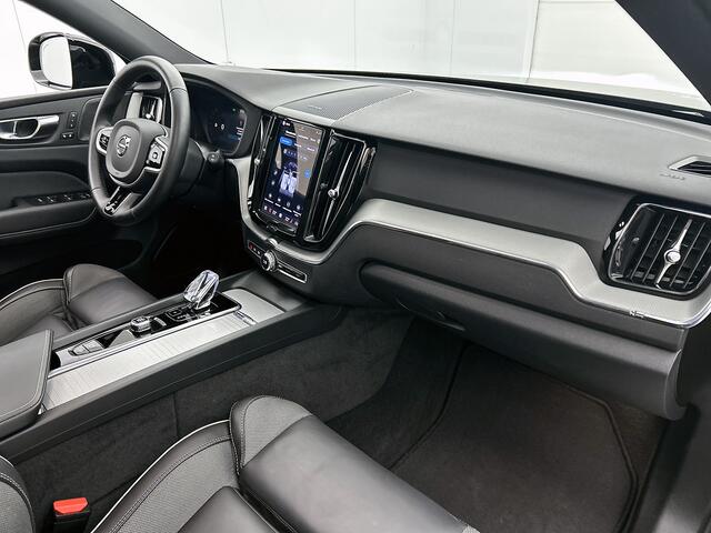 Volvo XC60 2.0 T6 Plug-in hybrid AWD Plus Dark 360 Camera, Carplay, Pano