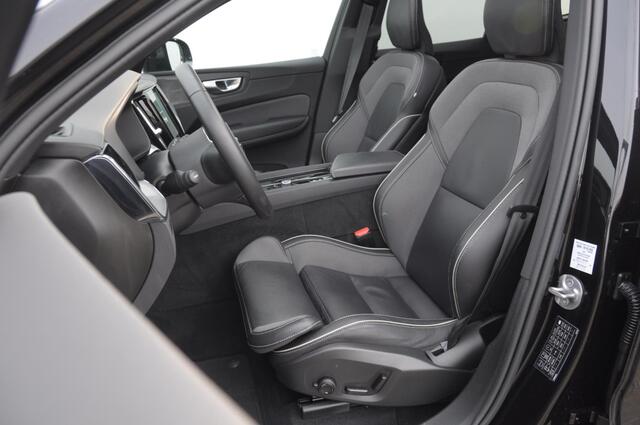 Volvo XC60 T6 350PK Plug-in hybrid AWD Ultra Black Edition / Navigatie / Adaptieve Cruise control / Head Up-Display / Panorama dak / Elektrische stoelen met geheugen / Stuurverwarming / Stoelverwarming v+a / 360 Camera /