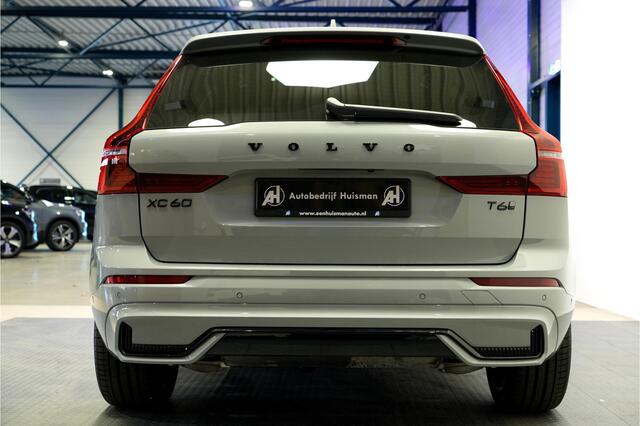 Volvo XC60 2.0 T6 AWD 293kW/399pk Aut8 MJ'26 Plug-in Ultra Black Edition LUCHTVERING + HARMAN/KARDON + PANORAMADAK + BLIS + EL.TREKHAAK + HEAD-UP + PILOT ASSIST + V&A STOEL-&STUURVERWARMING + ADAPT.CRUISE + SPORTSTOELEN + GOOGLE + 360 CAMERA + 21" LM-VELGEN!!