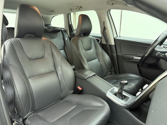 Volvo XC60 D3 150pk Polar+ / Lederen bekleding / Stoelverwarming / Elektr. verstelbare stoel / Trekhaak / All-season banden /
