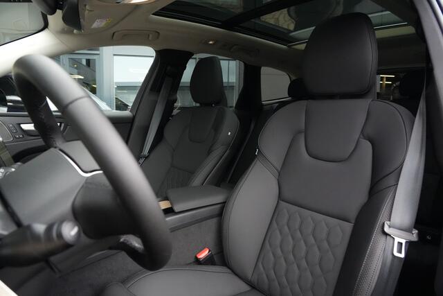 Volvo XC60 2.0 T8 FACELIFT Plug-in hybrid AWD Plus Dark 455pk Panoramadak/HarmanKardon/Trekhaak