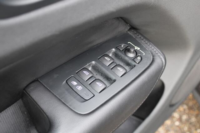 Volvo XC60 2.0 T6 PHEV AWD Core Bright R-DESIGN PANO LEER STAND 85000KM!!!