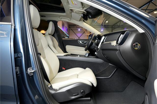 Volvo XC60 2.0 T8 AWD 287kW/390pk Aut8 Twin Engine Pro PANORAMADAK + LEER + ADAPT.CRUISE + PILOT ASSIST + PRIVACY GLASS + COMFORTSTOELEN + EL.TREKHAAK + BLIS + LANE ASSIST + COMFORTSTOELEN + MATRIX LED + PILOT ASSIST + ACHTERUITRIJCAMERA + PARKSENSOREN V&A + 18" LM-