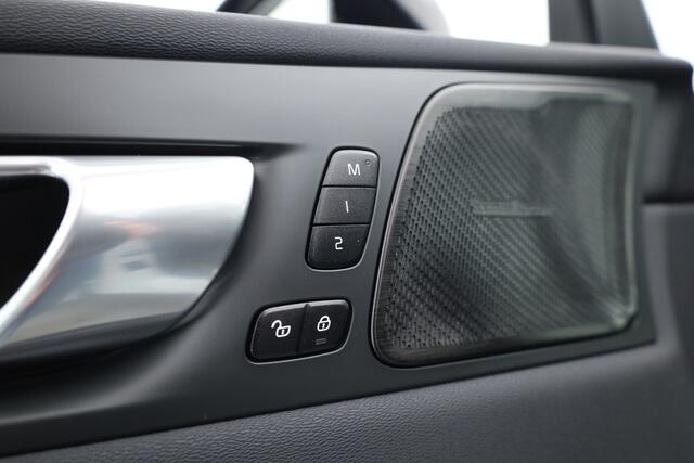 Volvo XC60 2.0 T8 Plug-in hybrid AWD Plus Dark | Luchtvering | Pano | Memory | 360cam | H&K Audio | Adapt. Cruise | CarPlay