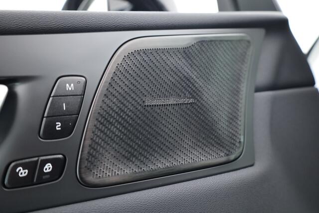 Volvo XC60 2.0 T8 Plug-in hybrid AWD Plus Dark | Luchtvering | Pano | Memory | 360cam | H&K Audio | Adapt. Cruise | CarPlay